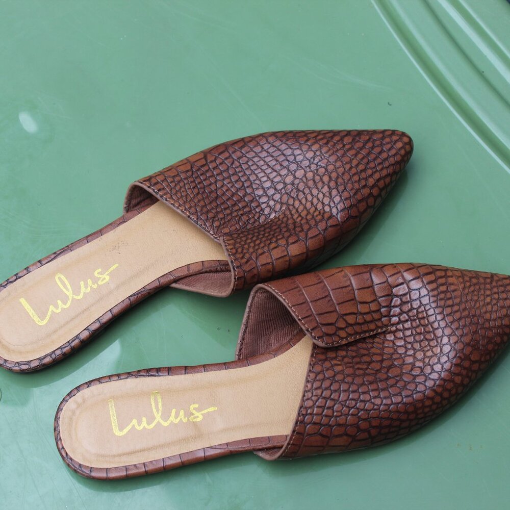 Lulus Jaelyn Brown Crocodile Embossed Pointed-Toe Slides Size 7 - Picture 3 of 5